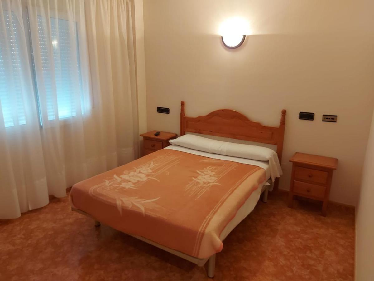 Hostal Linares Villanueva de Argaño Eksteriør bilde